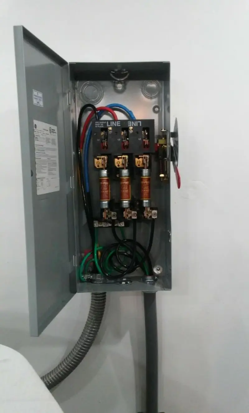Three-phase disconnect switch installed for Smoke Detector Installation in Chesterfield
